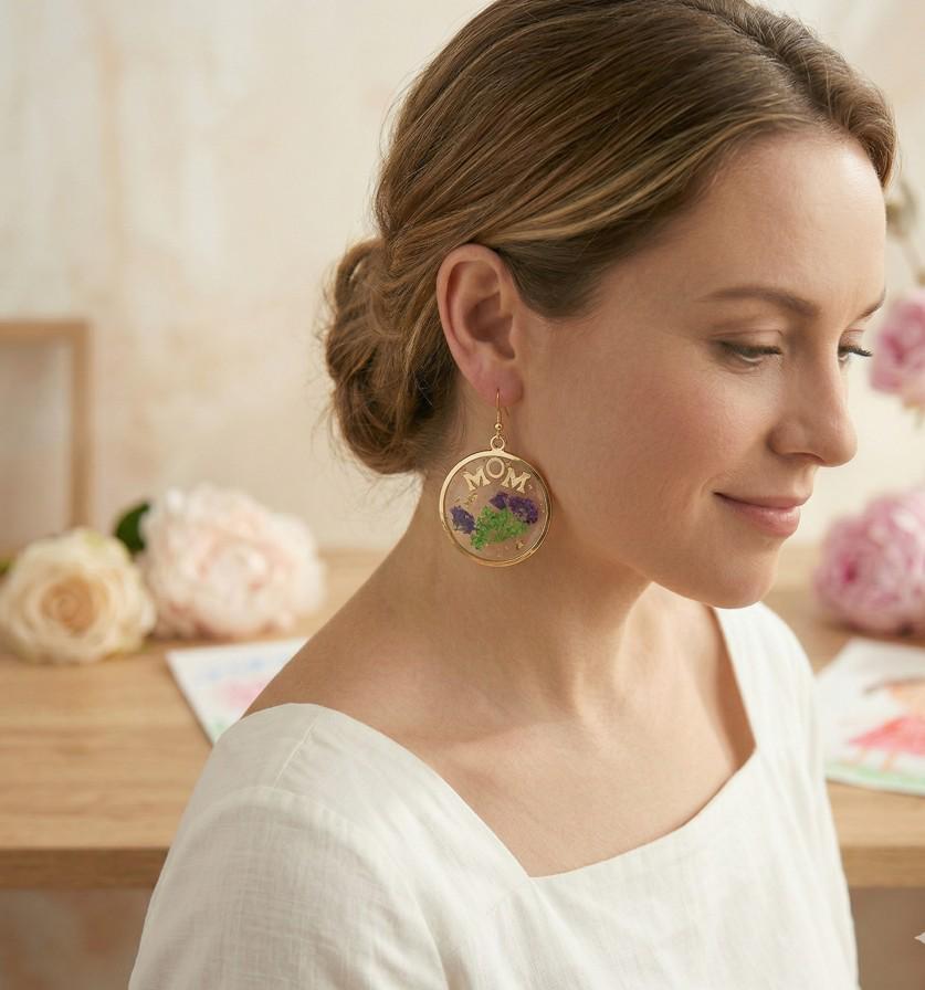 MOM Pressed Flower Earrings, Real Floral Lucite Dangles, Nature Jewelry, Round Dangle Earrings