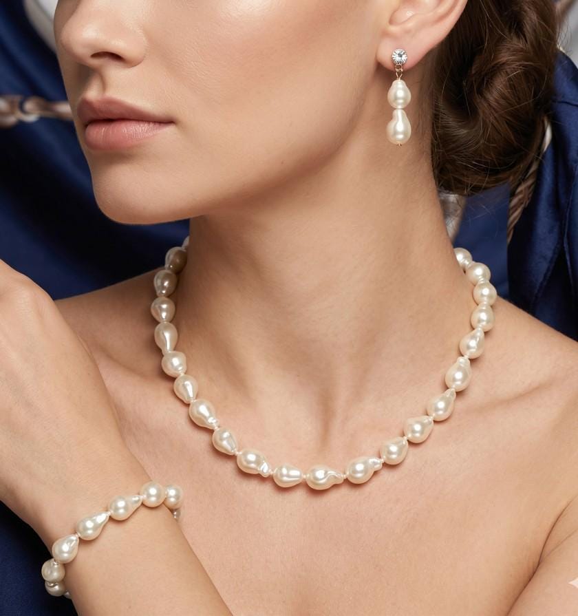 Teardrop Pearl Jewelry Set, Elegant Necklace and Earrings, Bridal Wedding Accessory