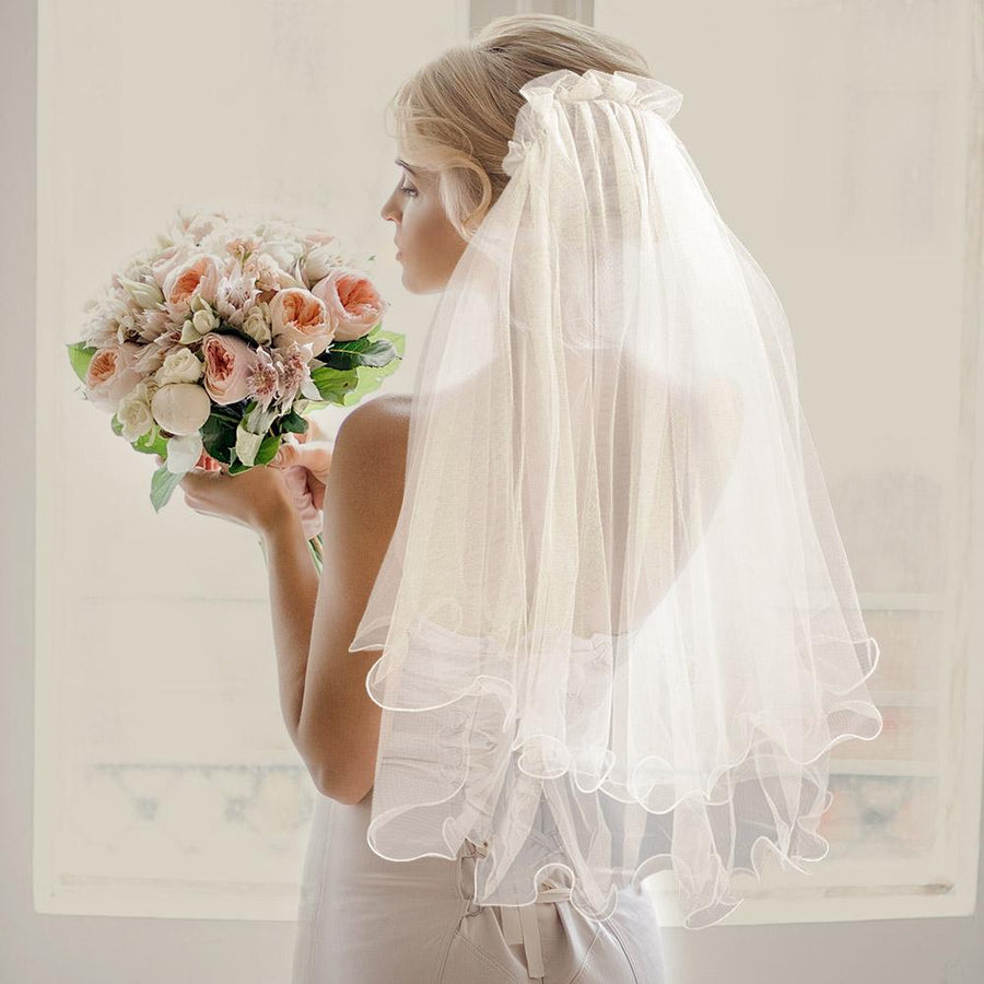 Bridal Short Wedding Veil in Soft Tulle with Hair Comb | Elegant Veil for Bride